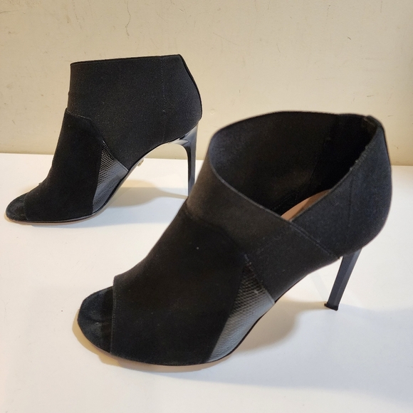 Diane Von Furstenberg Stylish Black Peep-Toe High Heeled Booties Size 7B - Picture 3 of 14